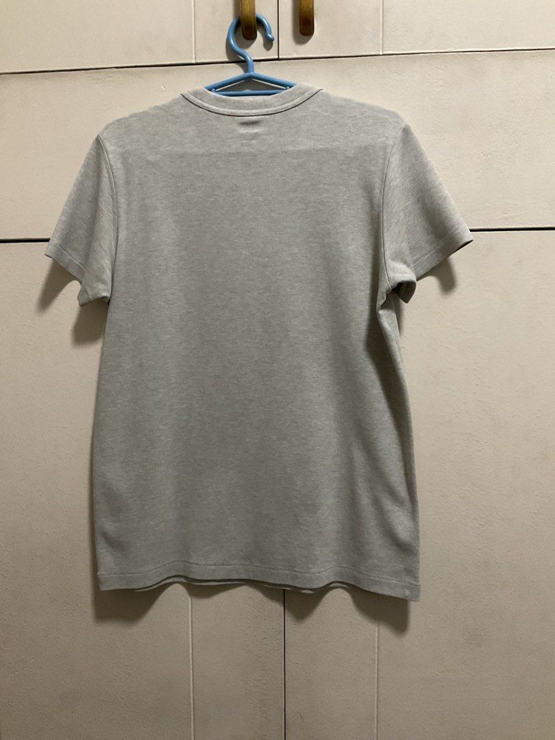 Uniqlo Crew Neck Shirt (Category: Shirts) located in Marikina City. Submitted by triacarlos (Listing ID 1440607731, Image 3). Description: Worn 2-3x Rfs: decluttering.