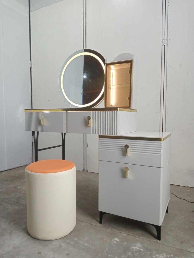 Vanity Dresser with LED Mirror (Category: Tables & Sets) located in Makati City. Submitted by gineth24 (Listing ID 1440587718, Image 2). Description: Brand New +Sf, may vary per location free assemble Pm for inquiries.
