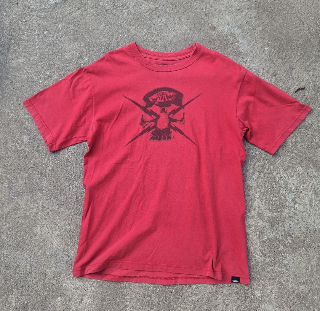 Vans Skull Graphic T-Shirt (Category: Tshirts & Polo Shirts ) located in Calapan. Submitted by ideals_06 (Listing ID 1440626004, Image 1). Description: - Red Vans t-shirt with a cool skull graphic on the front. - Short sleeves and crew neck design. - Made from comfortable cotton material. - Perfect for casual everyday wear..