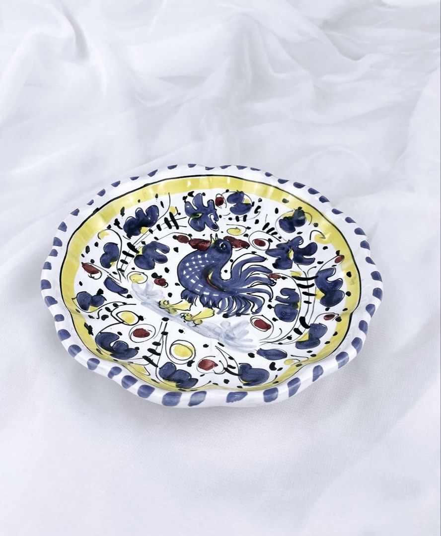 Vintage Deruta Rooster Pottery Wall Decor (Category: Vases & Decorative Bowls) located in Pasay City. Submitted by thepickypicker (Listing ID 1440684131, Image 3). Description: Vintage Deruta Rooster Pottery Wall Decor P1,180 Size: 6 3/4 Wall hanging decor.