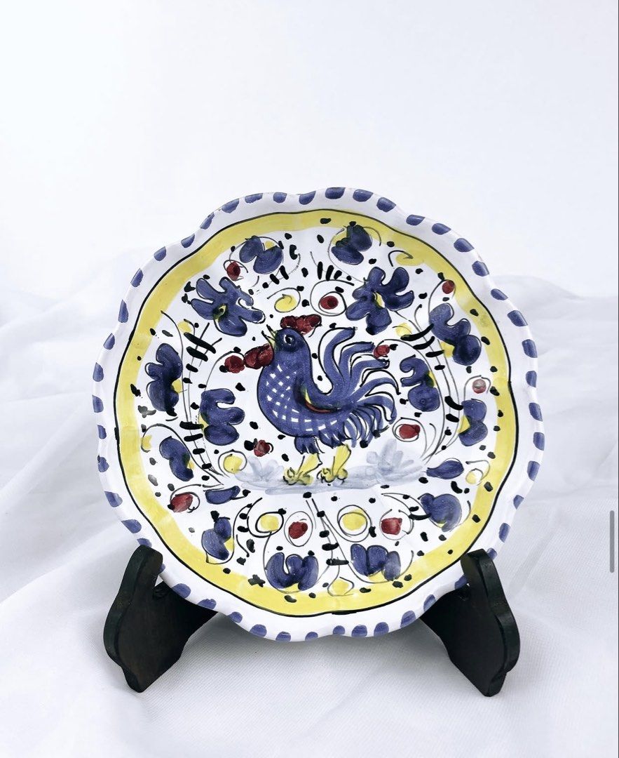 Vintage Deruta Rooster Pottery Wall Decor (Category: Vases & Decorative Bowls) located in Pasay City. Submitted by thepickypicker (Listing ID 1440684131, Image 1). Description: Vintage Deruta Rooster Pottery Wall Decor P1,180 Size: 6 3/4 Wall hanging decor.