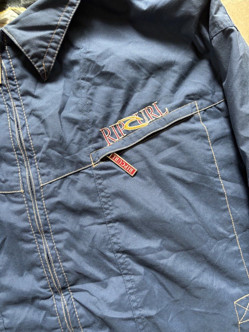 Vintage RipCurl Work Jacket⚡️ (Category: Coats, Jackets and Outerwear) located in Surallah. Submitted by thrifttosurvive (Listing ID 1440628263, Image 2). Description: Vintage RipCurl Jacket⚡️ Good as new condition 10/10 color rate No issues.