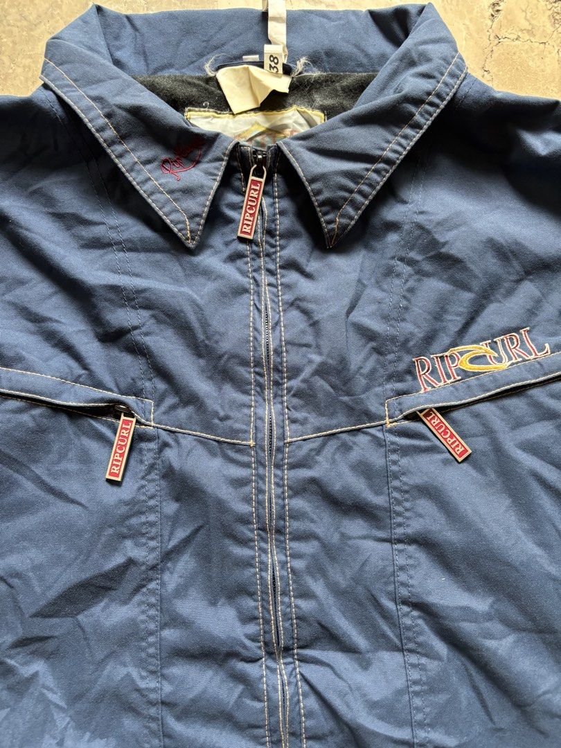 Vintage RipCurl Work Jacket⚡️ (Category: Coats, Jackets and Outerwear) located in Surallah. Submitted by thrifttosurvive (Listing ID 1440628263, Image 3). Description: Vintage RipCurl Jacket⚡️ Good as new condition 10/10 color rate No issues.
