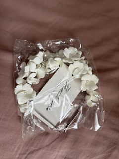 (Category: ) located in . Submitted by preloved_wedding (Listing ID 1440609883, Image 1). Description: .