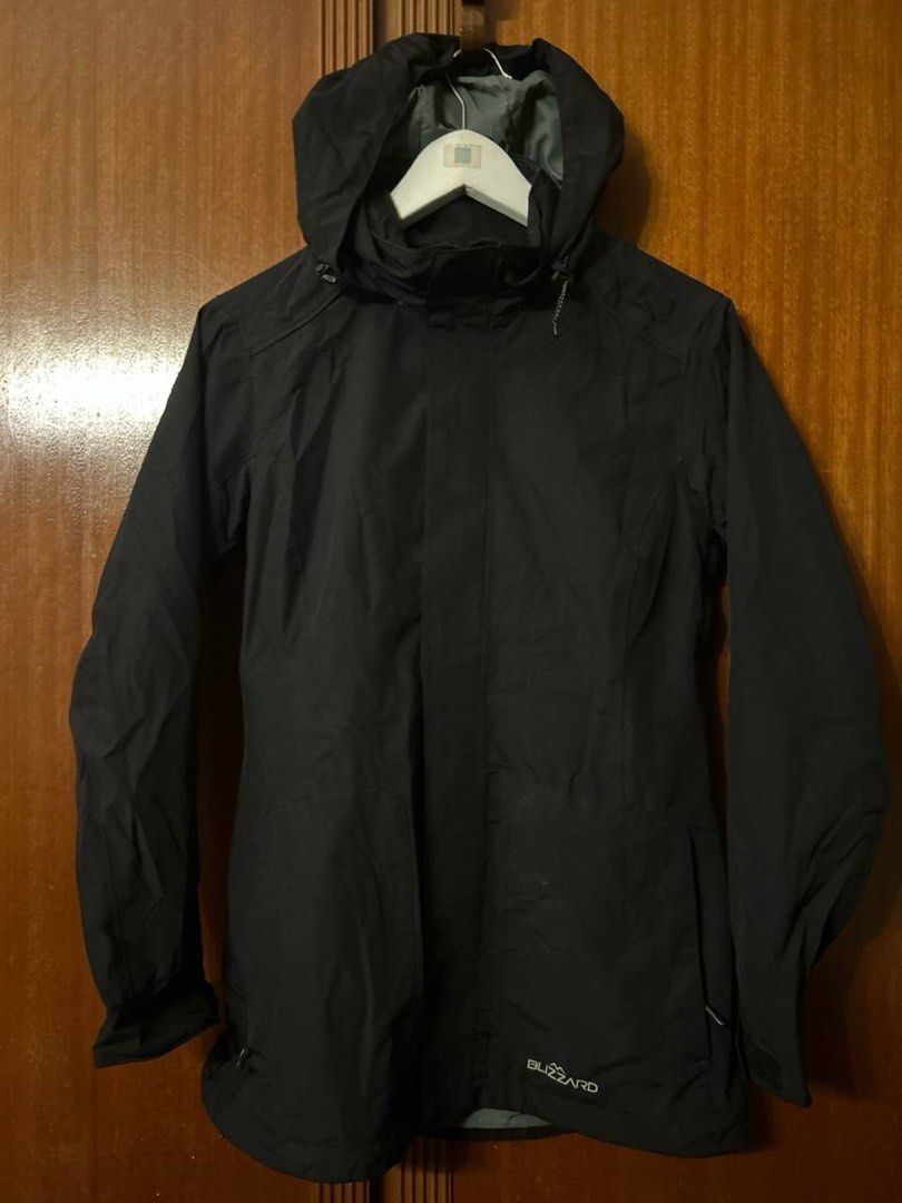 Winter Shell Jacket (Category: Coats, Jackets and Outerwear) located in Singapore. Submitted by Jababa (Listing ID 1440728008, Image 3). Description: WINTER SHELL JACKET XS/SIZE 8 SHOULDER:43 LENGTH:72 SLEEVE LENGTH:58.