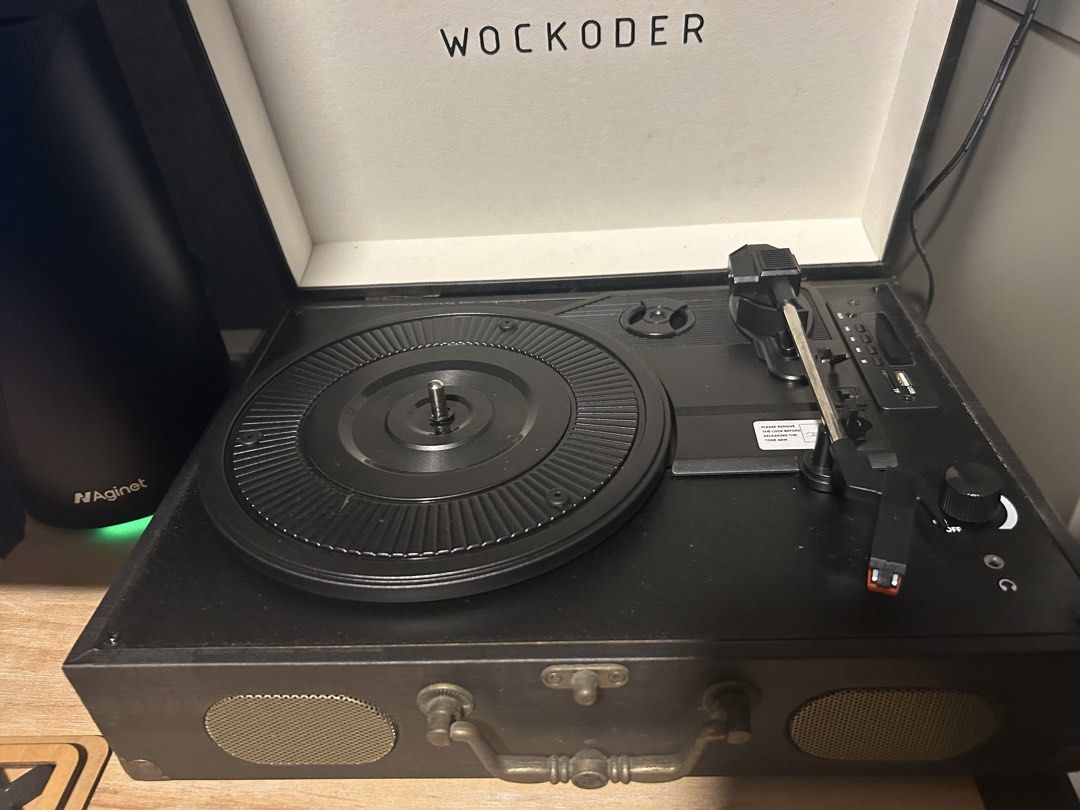 Wockoder Record Player with Built-in Speakers467624313824235520