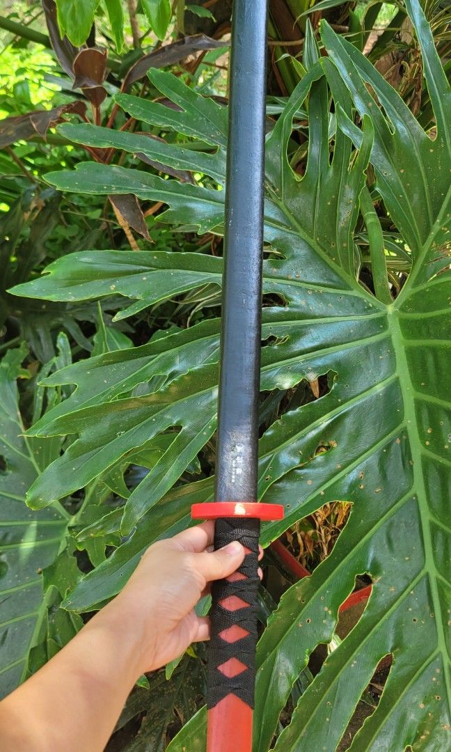 WOODEN KATANA SWORD (Category: Other Home Decor) located in Sablan. Submitted by gongonshelley12 (Listing ID 1440627299, Image 3). Description: WOODEN KATANA SWORD MATIBAY AT PWEDE DIN PANG DISPLAY LIKE NEW.