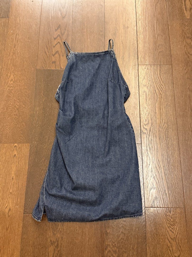 Zara Denim Halter Dress (Category: Dresses) located in Quezon City. Submitted by andrea.closet (Listing ID 1440738209, Image 1). Description: - Zara denim halter dress - Backless - Size xs - Never used .