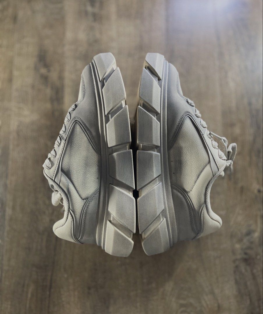 Zara mens 10 bnew (Category: Sneakers) located in Quezon City. Submitted by akieo (Listing ID 1440634661, Image 1). Description: Zara mens shoes Brand new with box Size 43 mens 10 Price 1,800 Qc area Nationwide Shipping.