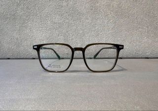 (Category: ) located in . Submitted by pop.optical (Listing ID 1435788836, Image 1). Description: .