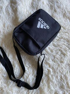 (Category: ) located in . Submitted by Gorgeous_bags (Listing ID 1435853524, Image 1). Description: .