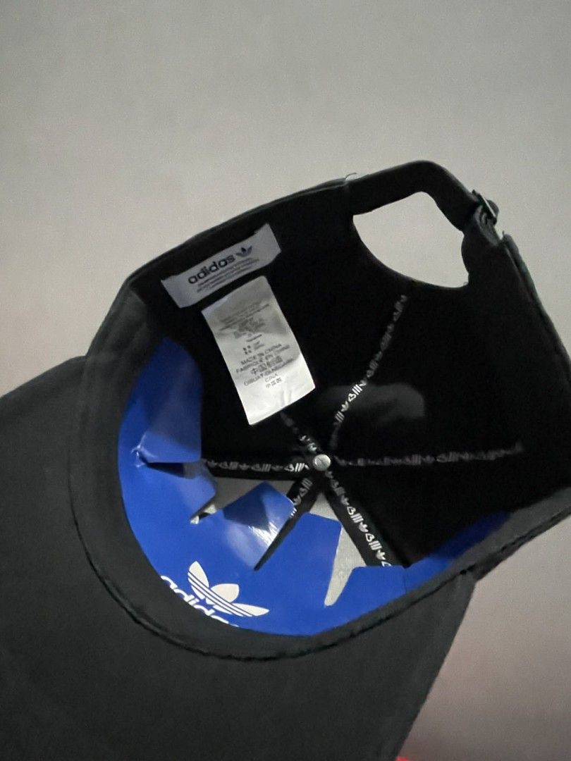 Adidas Originals Five-Panel Cap (Category: Caps & Hats) located in Balagtas. Submitted by asgmatters (Listing ID 1435904954, Image 2). Description: - Adidas Five-Panel Cap - Brand new.