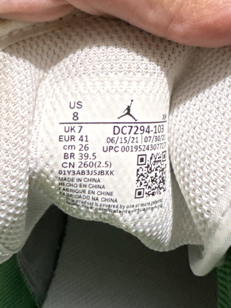 Authentic Air Jordan 1 Mid SE Green Grey (Category: Sneakers) located in Manila. Submitted by youglowgirl (Listing ID 1435862717, Image 3). Description: - Original Air Jordan 1 Mid SE - Colorway: Green, White, and Grey - Size: US 8, UK 7, EUR 41, CM 26 - Green outsole, White midsole.