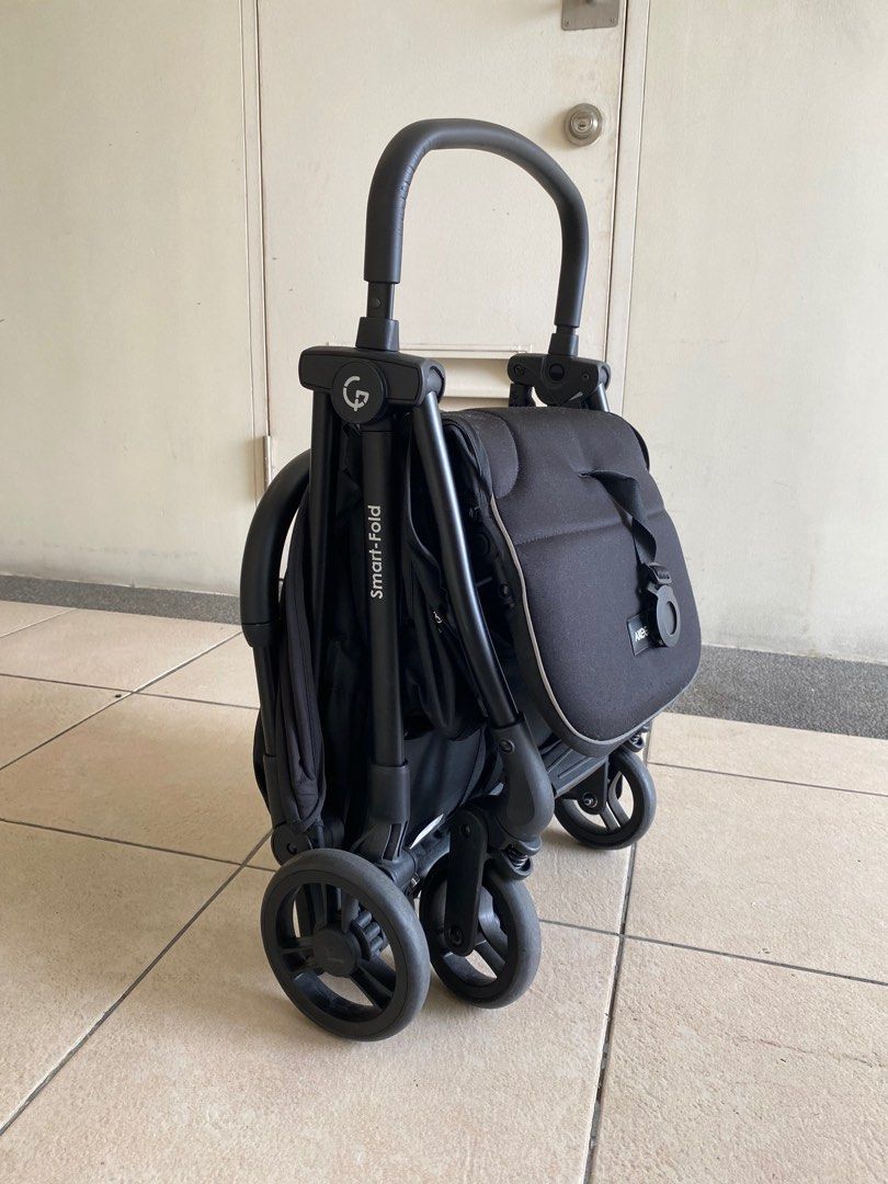 Akeeva Self-Fold Travel Stroller (Smart-Fold) (Category: Strollers) located in Pasig City. Submitted by cas07 (Listing ID 1435719326, Image 3). Description: Lightweight • Compact • One-hand fold Perfect for parents on the go! Super easy to fold and carry — ideal for travel, mall trips, and everyday use. Inclusions & Condition: ✔️ With stroller cover ✔️ Smooth wheels & working self-fold feature ✔️ Clean and well-maintained ❗ Missing 1 padded strap