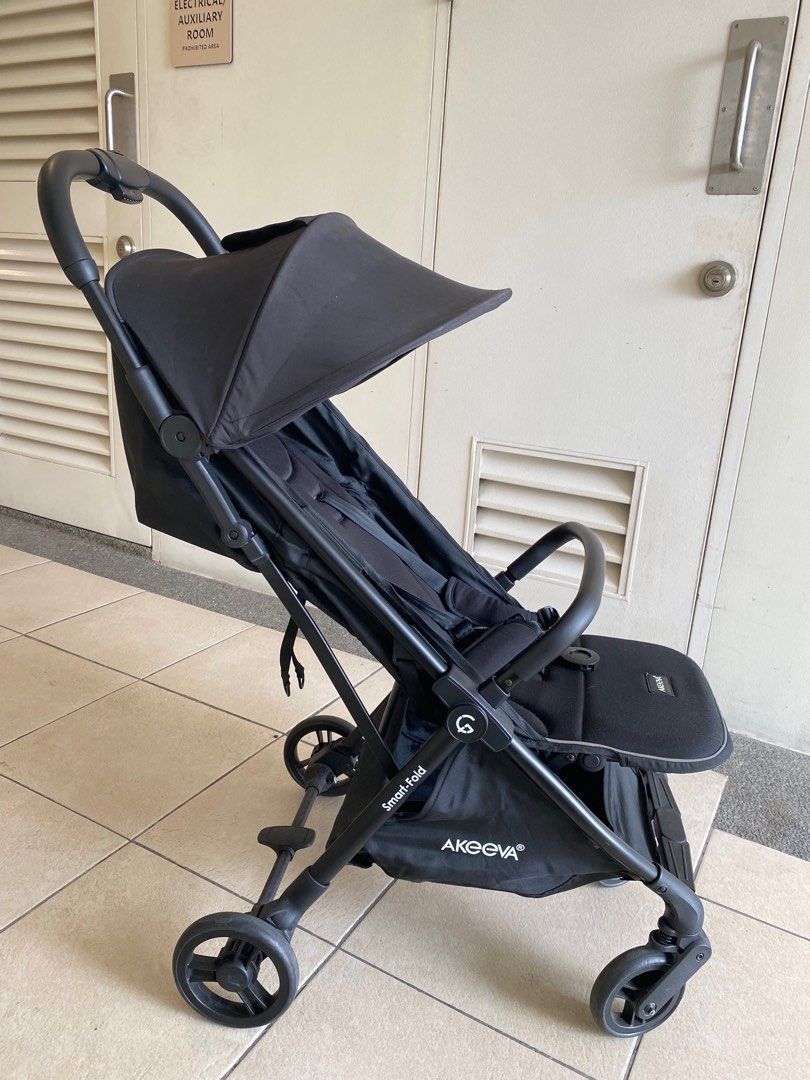 Akeeva Self-Fold Travel Stroller (Smart-Fold) (Category: Strollers) located in Pasig City. Submitted by cas07 (Listing ID 1435719326, Image 1). Description: Lightweight • Compact • One-hand fold Perfect for parents on the go! Super easy to fold and carry — ideal for travel, mall trips, and everyday use. Inclusions & Condition: ✔️ With stroller cover ✔️ Smooth wheels & working self-fold feature ✔️ Clean and well-maintained ❗ Missing 1 padded strap