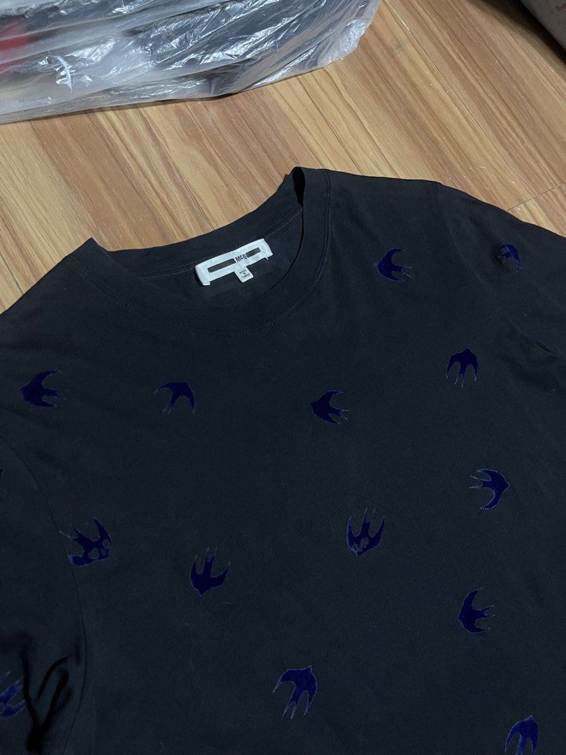 Alexander McQueen Shirt (Category: Tshirts & Polo Shirts ) located in Bulacan. Submitted by sanjisthrift (Listing ID 1435808669, Image 2). Description: Size Large Width 20.5 Length 29 Excellent Condition 9/10.