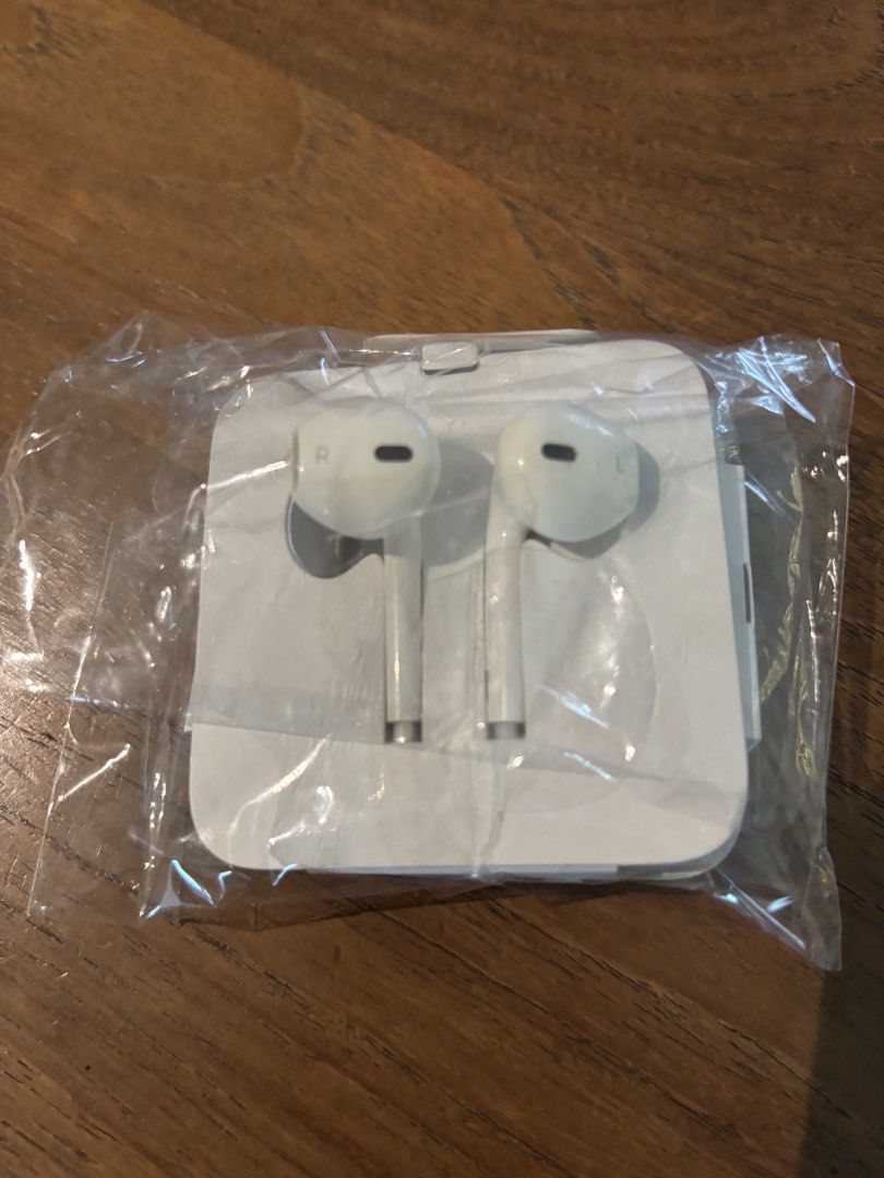 Apple EarPods with Lightning Connector - Brand New