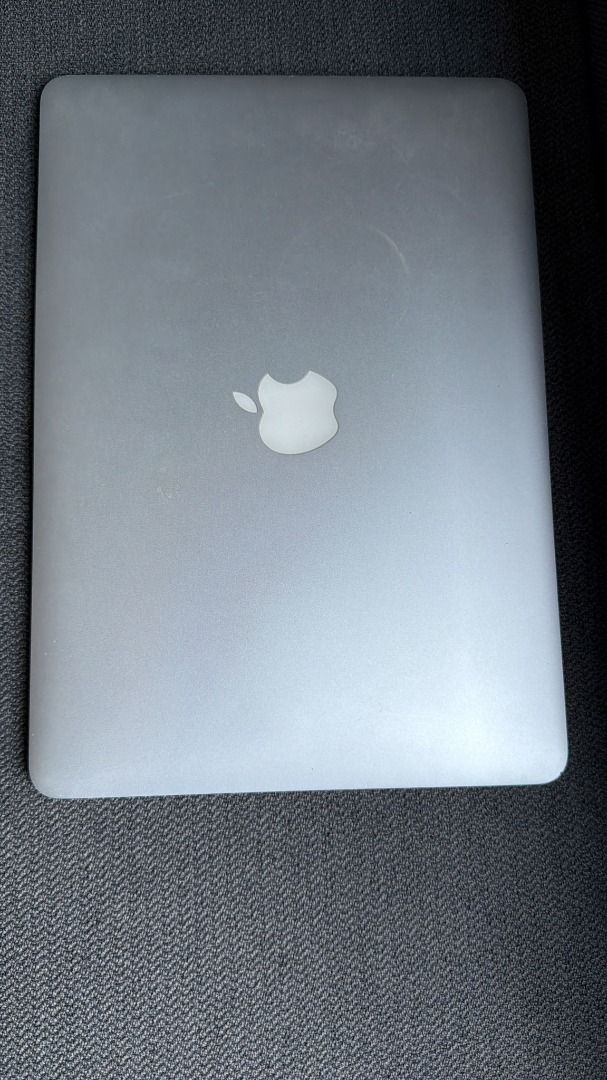 Apple Macbook Air - Silver443995790488391681