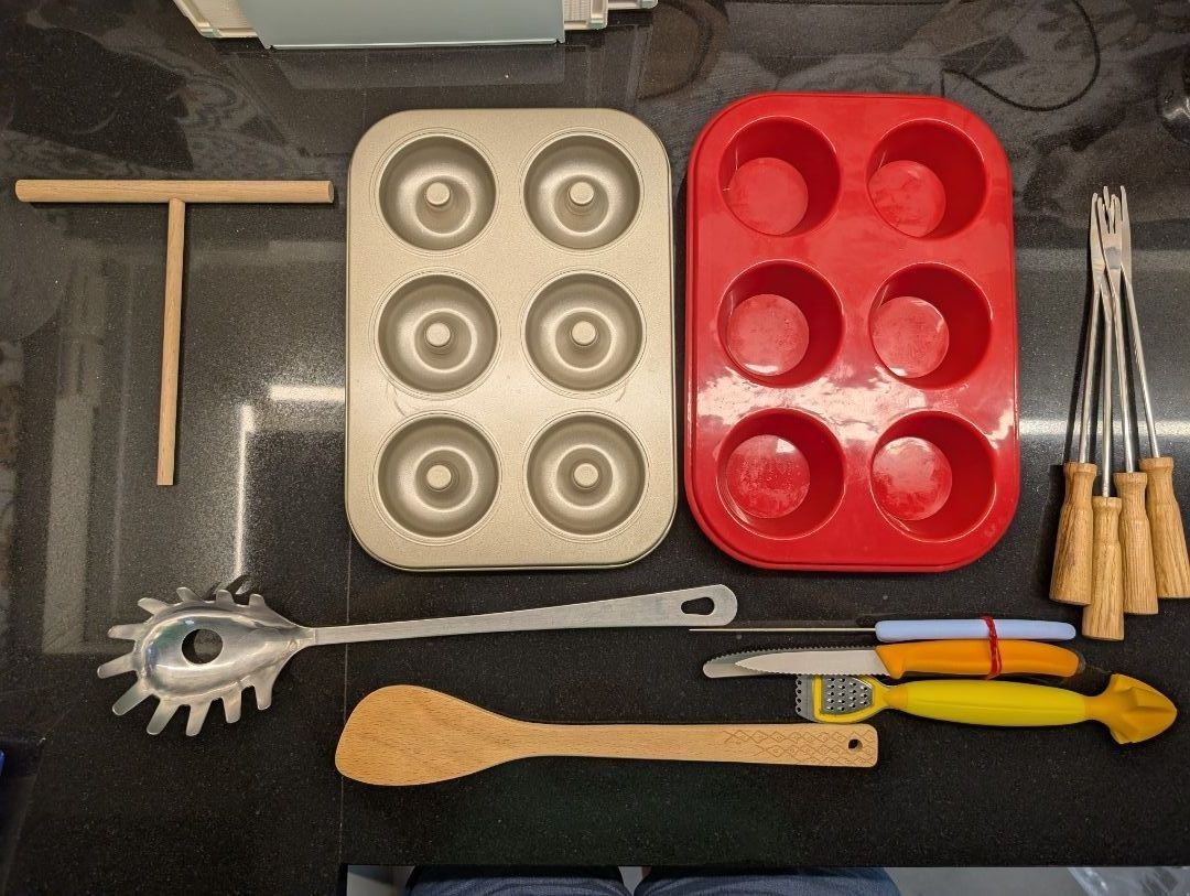 Assorted Kitchen Utensils - Baking & Cooking Tools443618273201367040