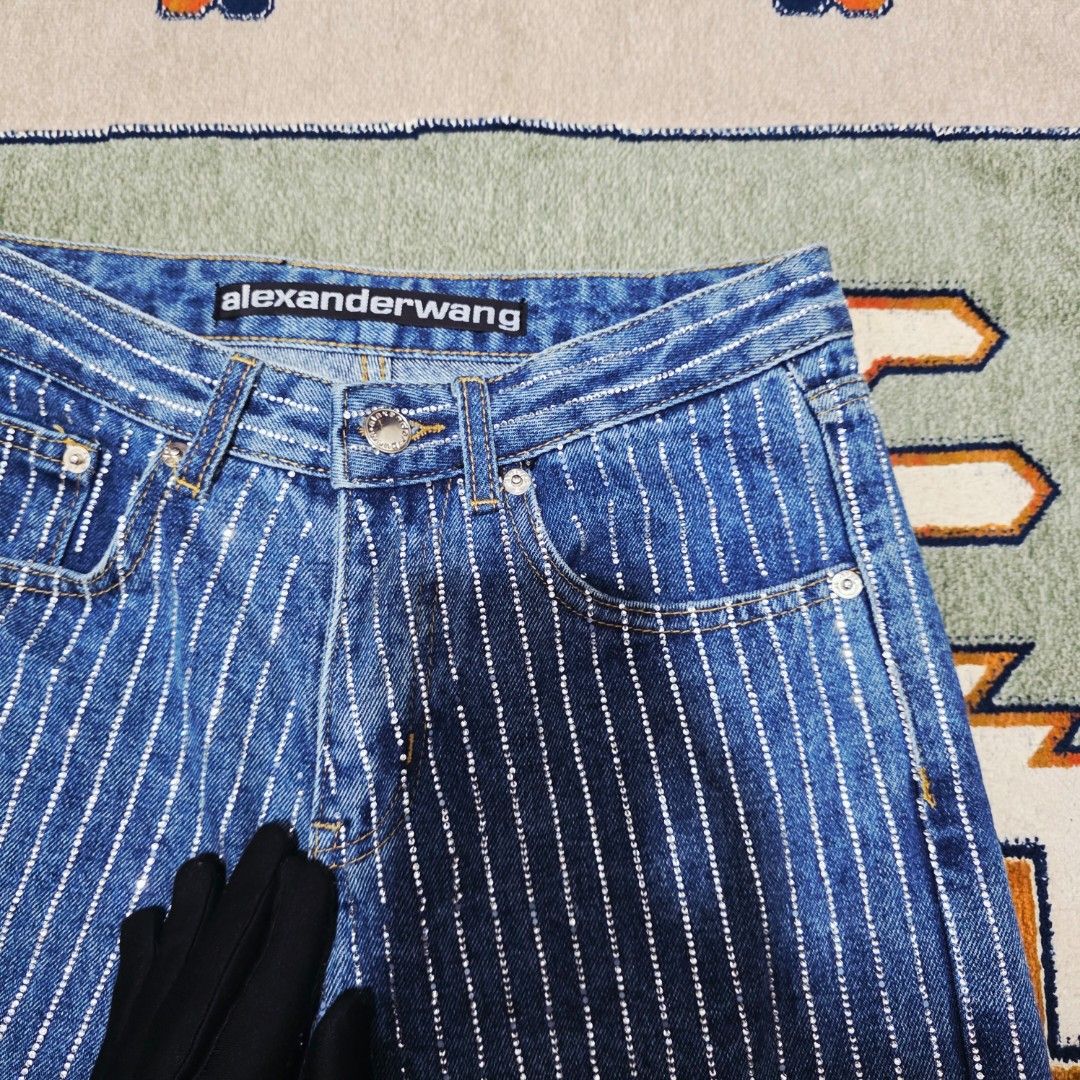 Authentic Alexander Wang Crystal Stripe Skater Jeans (Category: Jeans) located in Binangonan. Submitted by makoleksyon (Listing ID 1435787564, Image 3). Description: excellent condition like new no flaws Bought in Japan 100% Authentic Money back guarantee.