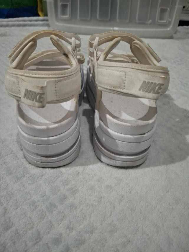Authentic Nike Icon Classic Platform Sandals (Triple White) (Size: 8) (Category: Sandals) located in Manila. Submitted by jptpreloveditems (Listing ID 1435806424, Image 3). Description: Selling my Nike Icon Classic sandals. Perfect for that chunky, "lifted" look without sacrificing comfort. Very lightweight despite the platform! ​Model: Nike Icon Classic ​Color: Triple White / Pure Platinum ​Size: US 8 / UK 5.5 / EUR 39 / 25cm ​Condition: 8/10 (G