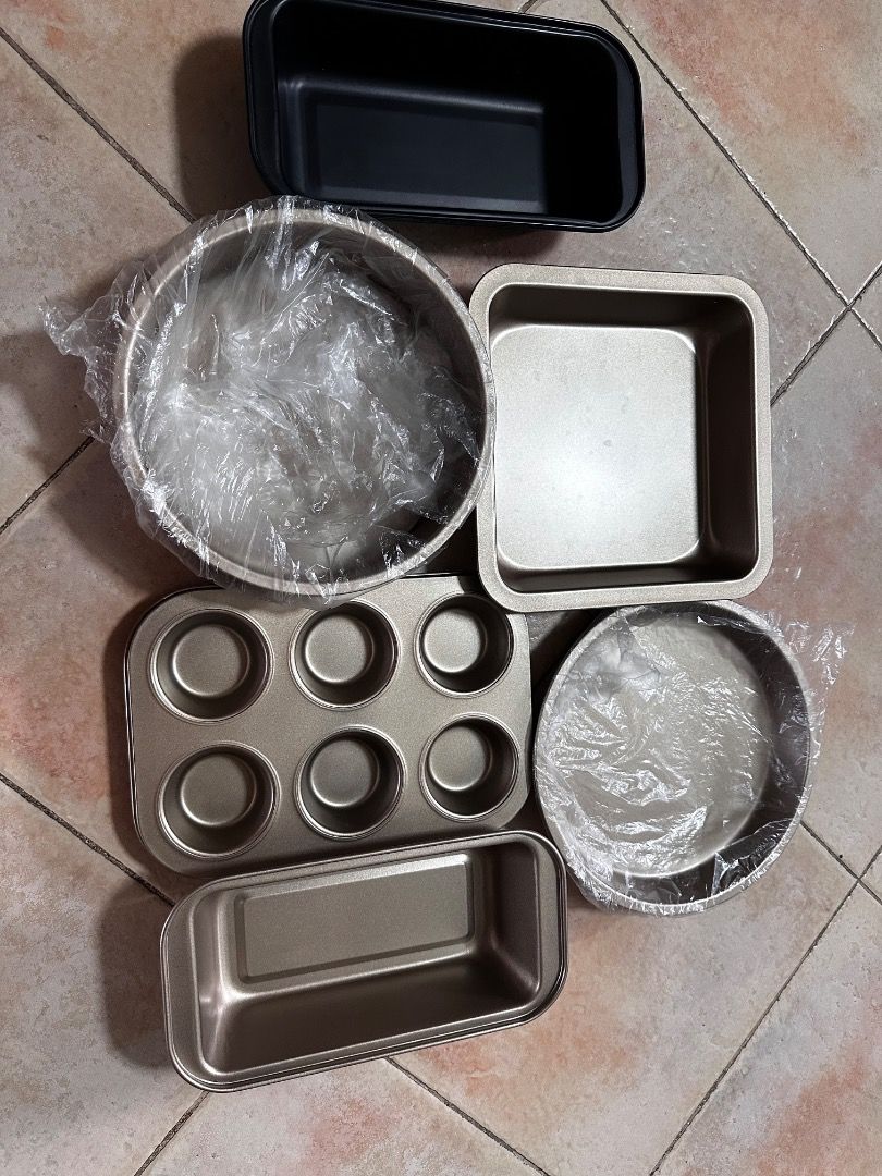 Bakeware sets + turnable tray443834779178772480