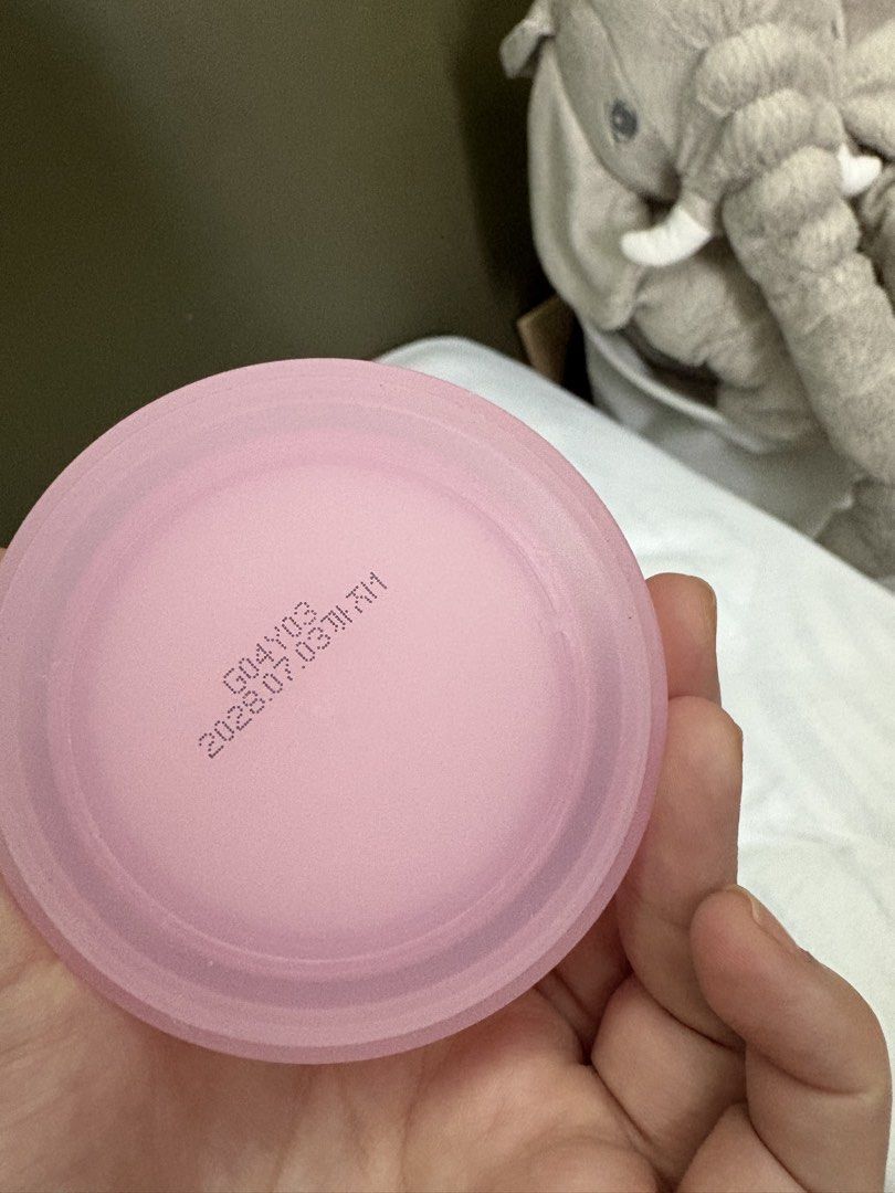 Banila Co Clean It Zero Original Cleansing Balm (Category: Face Care) located in Quezon City. Submitted by juls.ph (Listing ID 1435784567, Image 3). Description: - Banila Co Clean It Zero Original Cleansing Balm - Original formula - Comes in a pink and white jar - Expiry date: 2028.07.03 - Available in full size and sample size - bought and just used during my last trip in Korea.
