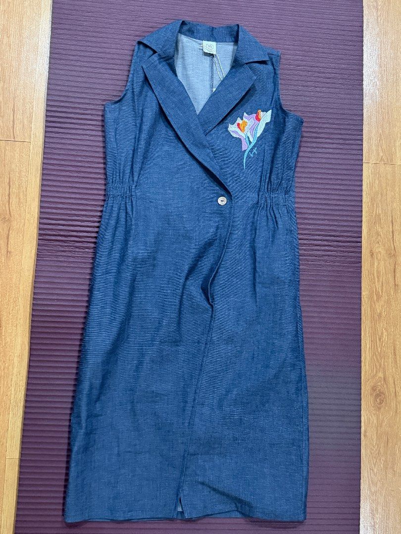 Bayo - denim like collared dress (Category: Dresses) located in Quezon City. Submitted by hapidrops (Listing ID 1435728388, Image 1). Description: .