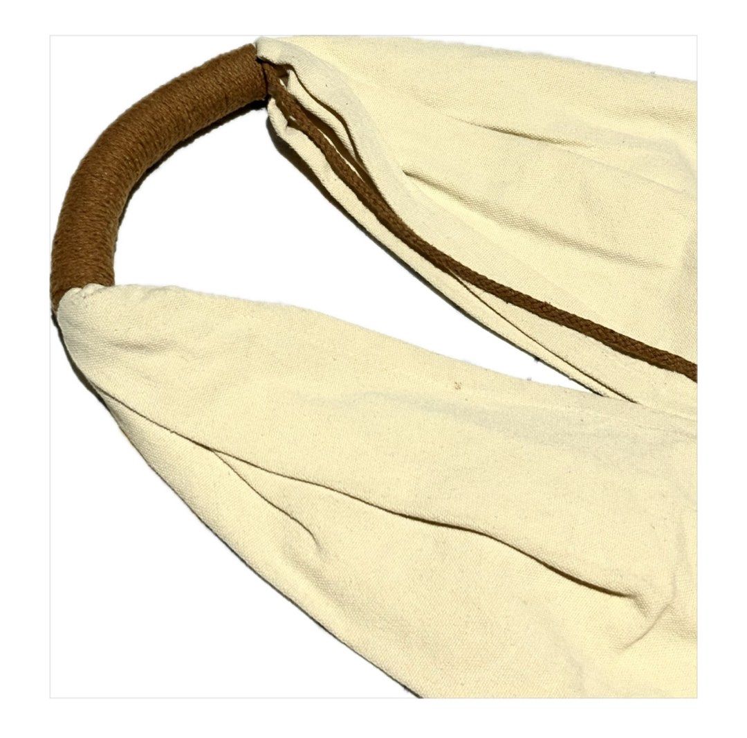 Beach Bag/Summer Bag (Category: Beach Bags) located in Pasig City. Submitted by rmets (Listing ID 1435844453, Image 2). Description: katsa na makapal yung bag, the price is negotiable colors may appear slightly different in picture due to lighting.
