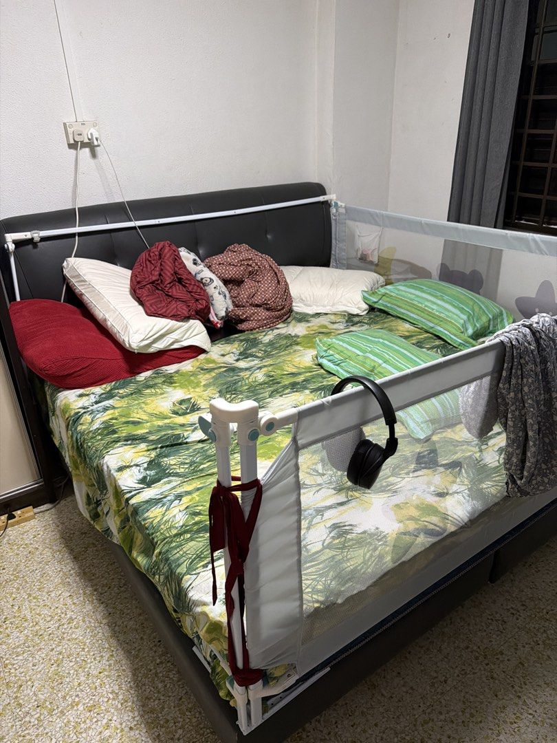Bed frame (Category: Bed Frames & Mattresses) located in Singapore. Submitted by baskergoya19879 (Listing ID 1435849999, Image 1). Description: - Used bed -mattress not in good condition -self collection .