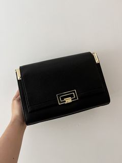 (Category: ) located in . Submitted by fashiontrove (Listing ID 1435733984, Image 1). Description: .