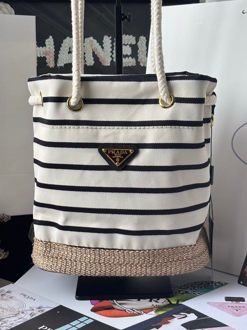 Black Striped Canvas Bag VIP GIFT | GWP (Category: Beach Bags) located in Bulacan. Submitted by closetbyally (Listing ID 1435891996, Image 2). Description: Size: 24x13x25 Due to manual measurement and different measurement methods, please allow 1-3cm deviation. PREORDER NO RUSH SHIPPING! If in doubt, don’t buy! Pls read before ordering. Actual pic posted All prices are fixed. No haggling Strictly PAYMENT FIRST & Shipping only We can also do lalam