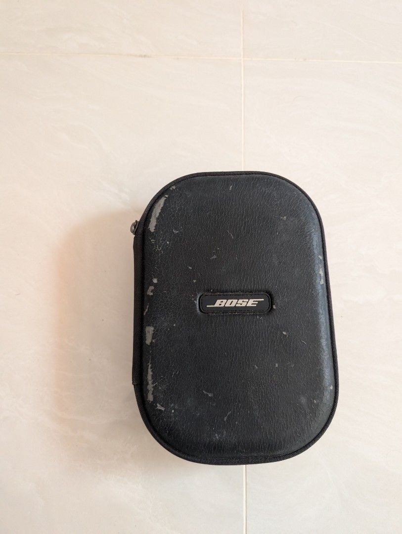 Bose Headphones with Case444077608062822402