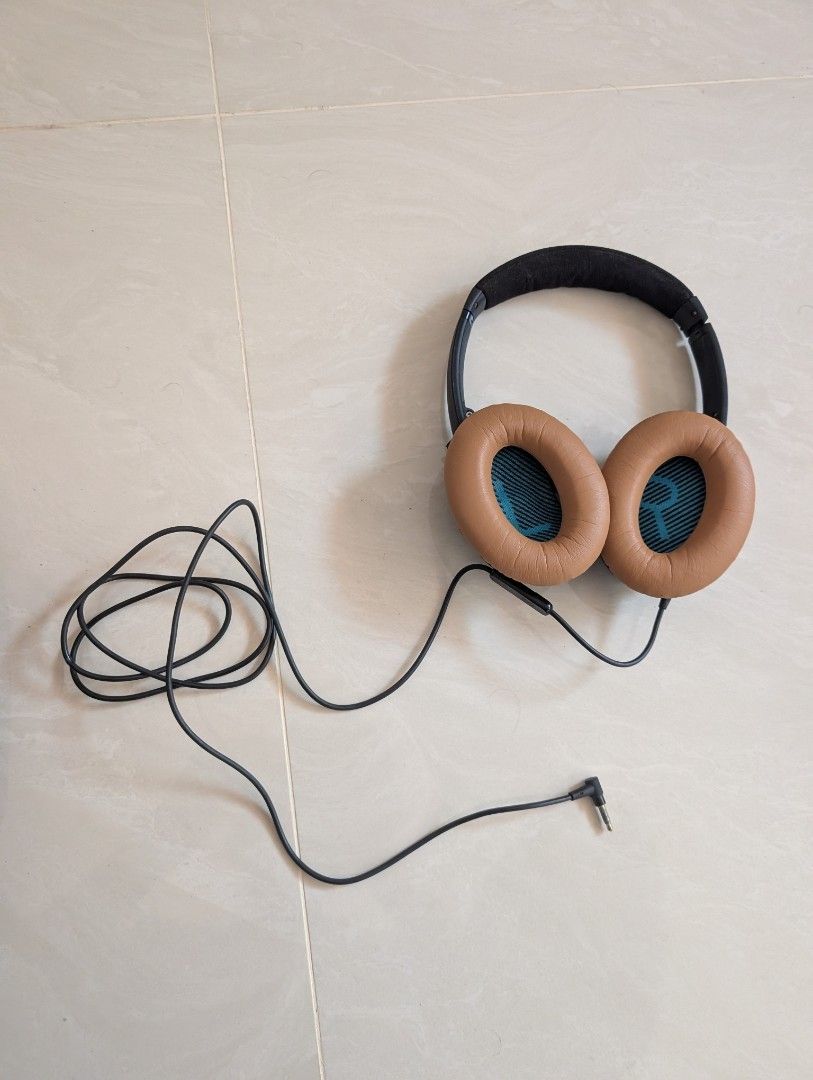 Bose Headphones with Case444077608062822403