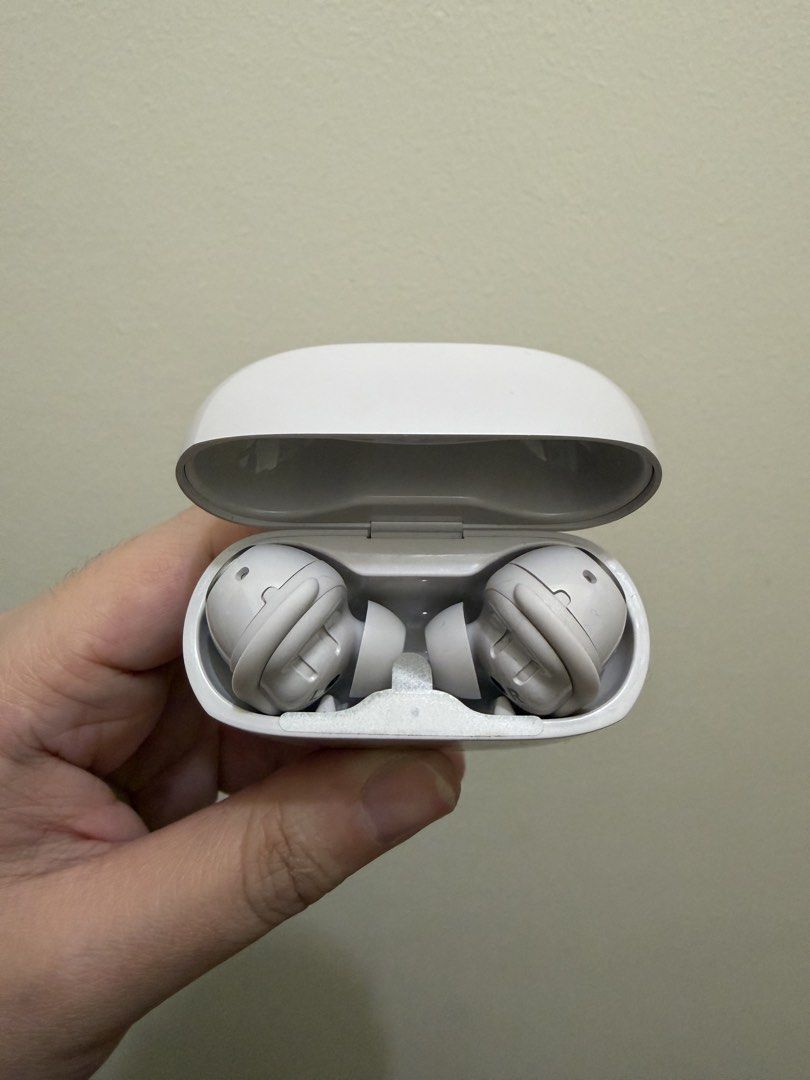 Bose Quiet Comfort Ultra 2 Earbuds (Category: Earphones) located in Manila. Submitted by jbv___ (Listing ID 1435742289, Image 2). Description: Seldomly used. Can pass as brand new. Includes original box and complete earbuds (small, medium, and large buds). With 1 year warranty (Started December 2025). Color: White Smoke Bought for 19,500 pesos. .