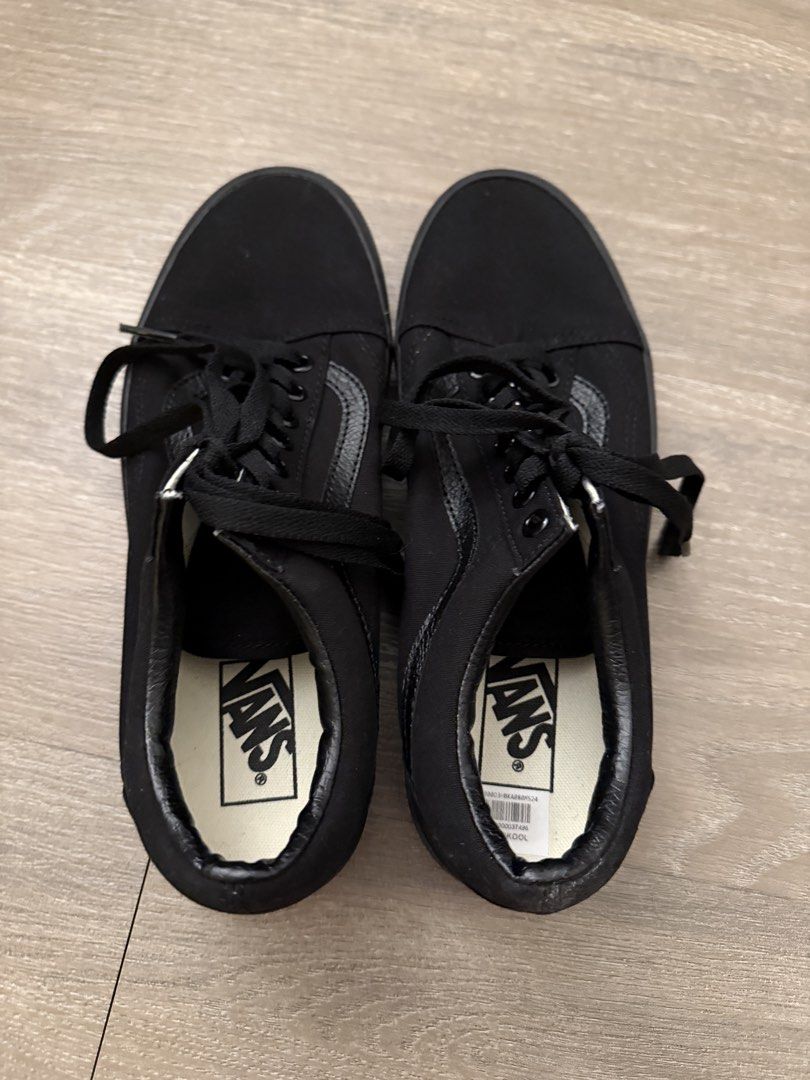 Brand New Vans Old Skool in Black (Category: Sneakers) located in San Juan City. Submitted by m_ilk (Listing ID 1435844192, Image 2). Description: Brand new, never worn. .
