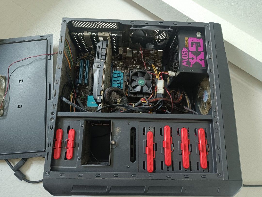 Broken Desktop PC - Used443790774596413440