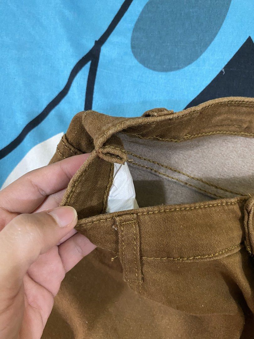 Brown Flare Jeans (Category: Jeans) located in Makati City. Submitted by beaa24 (Listing ID 1435805111, Image 2). Description: Had it altered to fit 29-30 inches waist and shorter length. Stretchable fabric. Used twice. High waisted, above navel.