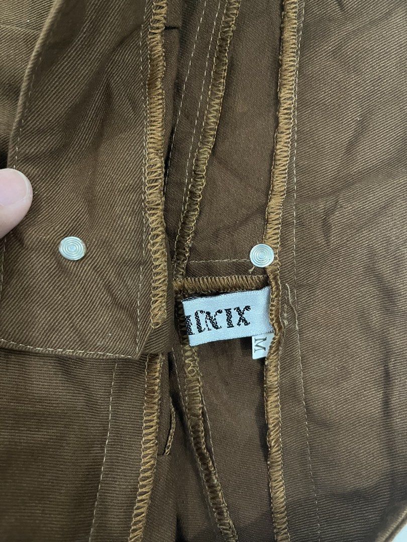 Brown Shorts (Category: Shorts) located in Trece Martires City. Submitted by rubyjwle (Listing ID 1435863098, Image 3). Description: Mid waist short size: 28 color: Brown MOP: Payment 1st via GCash/Maya MOD: Direct J&t (buyer will shoulder sf) seller’s loc: cavite.