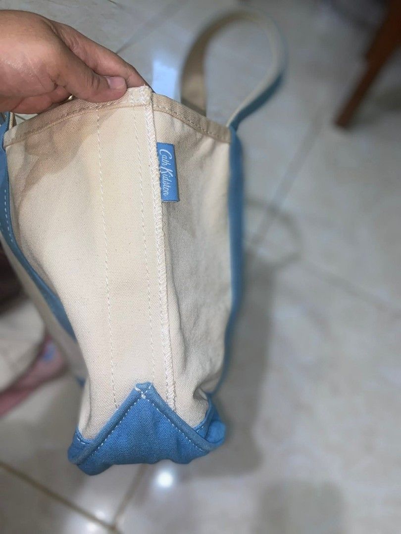 Cath Kidston Canvas Boat Tote Bag 🏷️ (Category: Tote Bags) located in Surigao. Submitted by lilowearph (Listing ID 1435809398, Image 3). Description: Need lang wash..