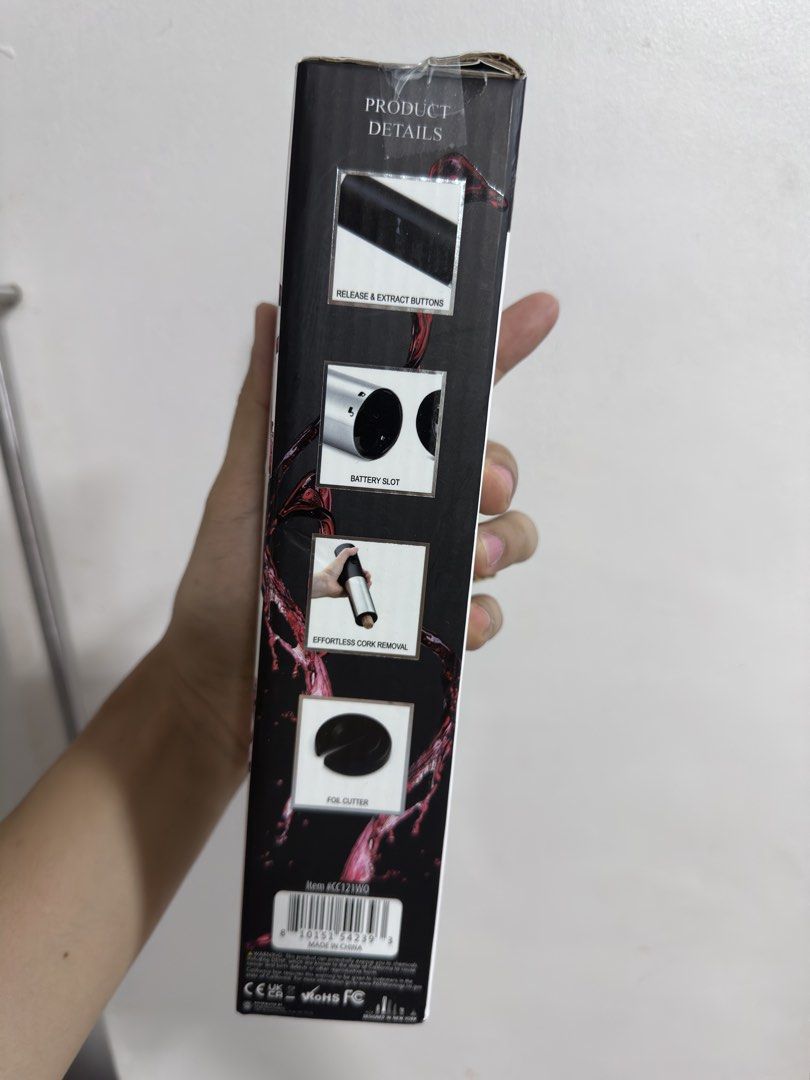 Chef's Club Automatic Wine Bottle Opener (Category: Other Kitchenware & Tableware) located in Rizal. Submitted by GirlDeclutter (Listing ID 1435824584, Image 3). Description: - Chef's Club Automatic Wine Opener - Battery-operated for easy use - Features release and extract buttons - Includes a foil cutter - Perfect for wine lovers!.