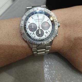 (Category: ) located in . Submitted by toolwatchesandstuffsg (Listing ID 1435802776, Image 1). Description: .