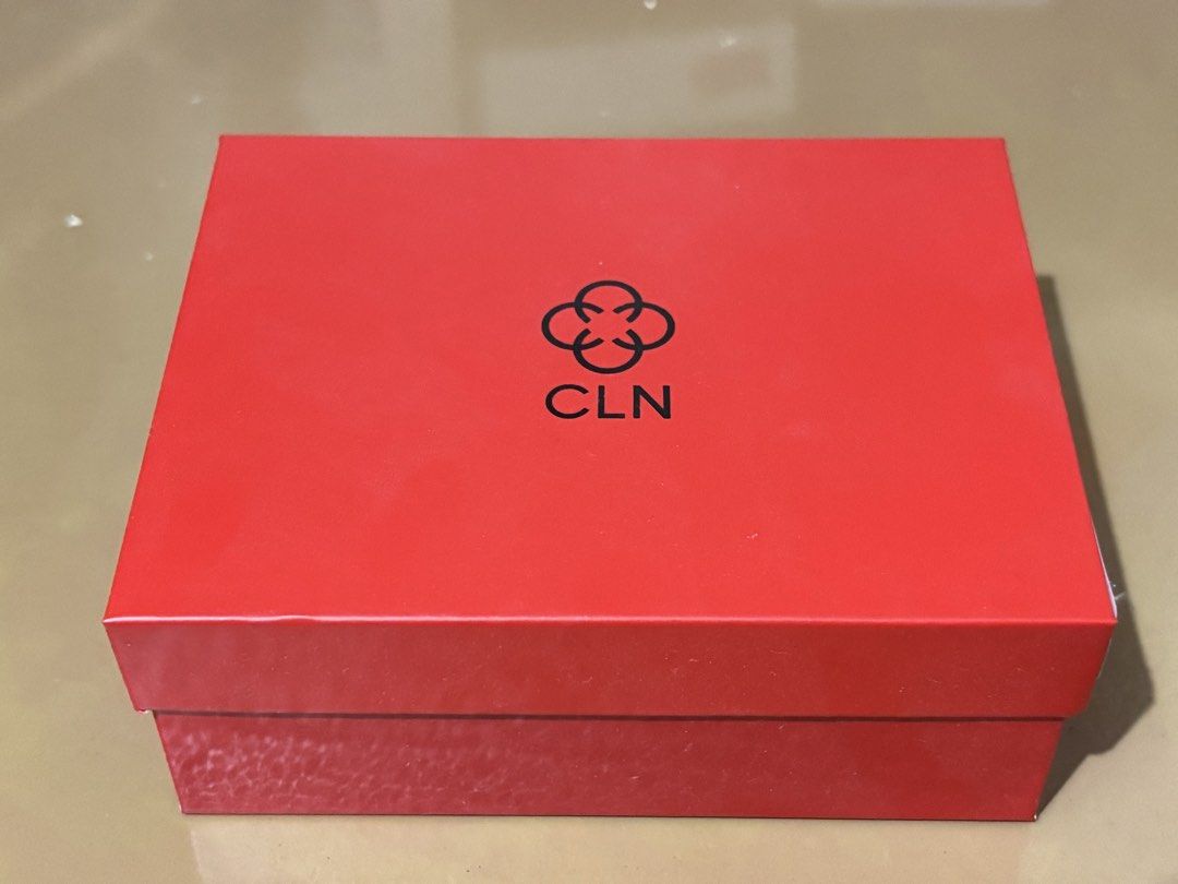 CLN wallet (Category: Wallets & Card holders) located in Batangas. Submitted by wcwonwon (Listing ID 1435887686, Image 2). Description: CLN brown wallet. Used few times but still like new. Rfs: bought a smaller wallet.