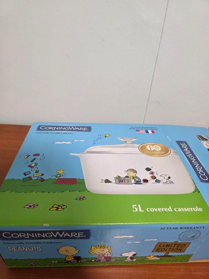 CorningWare Peanuts 5L Covered Casserole Dish - Limited Edition