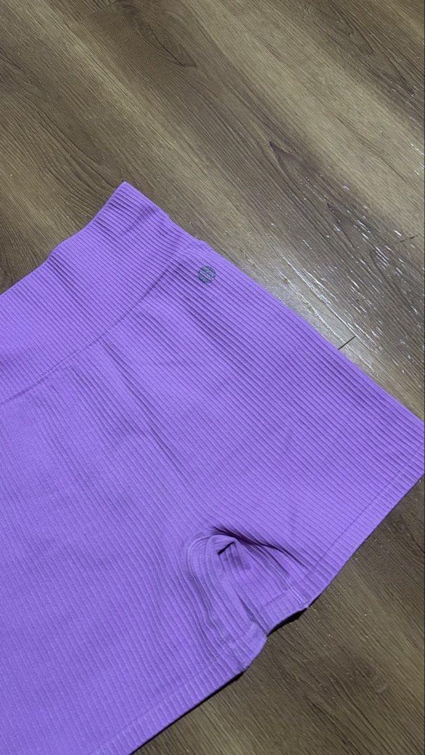 Cotton On Ribbed Cycling Shorts (Category: Activewear) located in San Leonardo. Submitted by amcprelovedd (Listing ID 1435869826, Image 2). Description: Ribbed cycling shorts from Cotton On, perfect for yoga/gym..