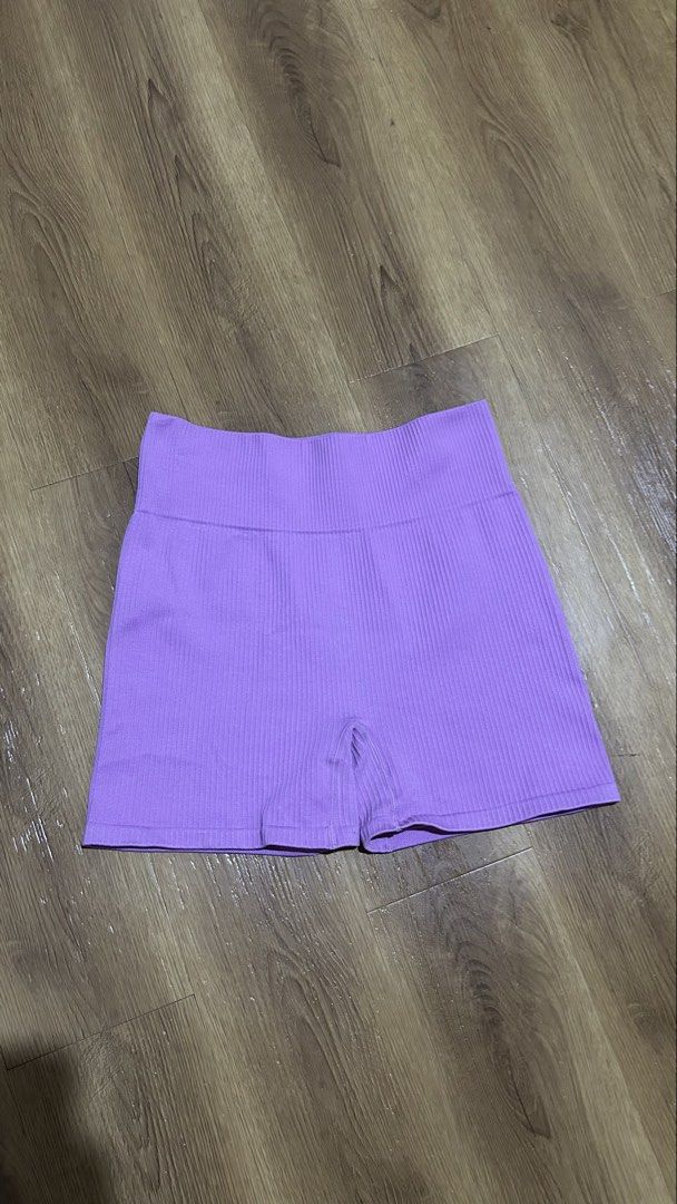 Cotton On Ribbed Cycling Shorts (Category: Activewear) located in San Leonardo. Submitted by amcprelovedd (Listing ID 1435869826, Image 1). Description: Ribbed cycling shorts from Cotton On, perfect for yoga/gym..