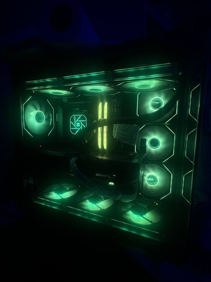 Custom Gaming PC443996675014010880
