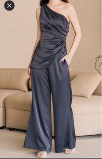 (Category: ) located in . Submitted by _cclothing (Listing ID 1435852918, Image 1). Description: .