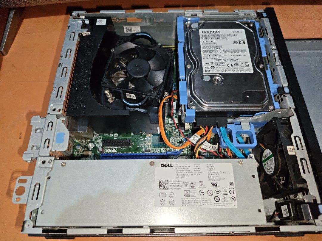 DECLUTTER PRESYUHAN NINYO (Category: TV) located in Quezon City. Submitted by blanc0_ (Listing ID 1435795325, Image 2). Description: C49P3FS TCL TV - GUMAGANA SEE ISSUE SA PICTURE TOSHIBA LAPTOP - NOT WORKING DELL LAPTOP - NOT WORKING FUZION MONITOR W/HDMI AND POWER CABLE- WORKING DELL OPTIPLEX 7040 - WORKING OCCASIONALLY MAKATI LOCATION .