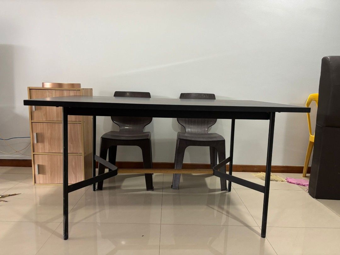 Dining Table443842638675322880